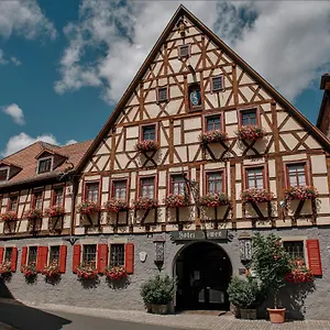 Loewen & Restaurant Hotel